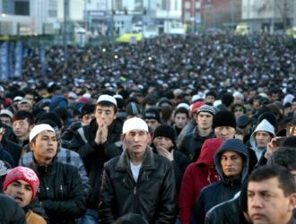 Власти РФ начали масштабный проект легализации мигрантов