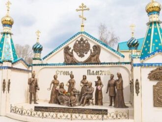 Скульптор памятника семье Романовых в Бийске рассказал, по чьей инициативе создавался монумент и когда откроется