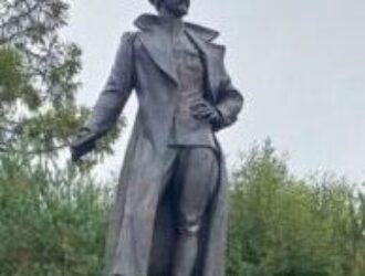 Ответ РФ польским русофобам ‒ новые памятники польскому русофобу-еврею