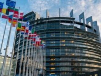 В Европе самыми популярными стали правые партии, которым угрожает обвинение в 