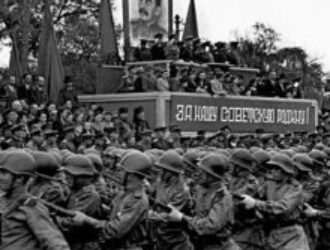 Парад победы в Харбине в сентябре 1945 года