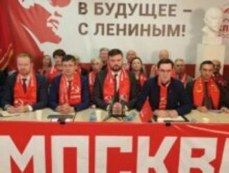 КПРФ реабилитирует Сталина, Кириенко реабилитирует 