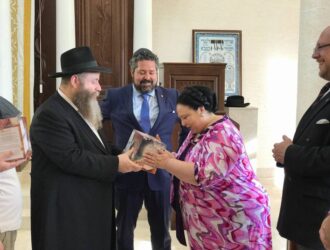 Исторический визит 