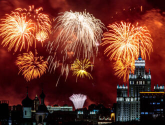 Сожгут ли Москву любители салютов