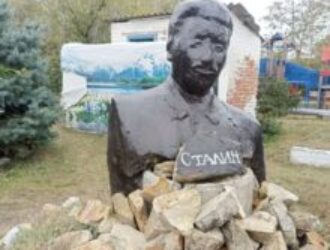 Лучший памятник Генералиссимусу на РНЛ считают кощунственным