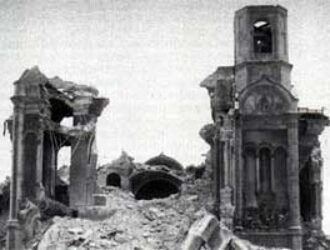 Большевики взорвали Храм Христа Спасителя в Москве